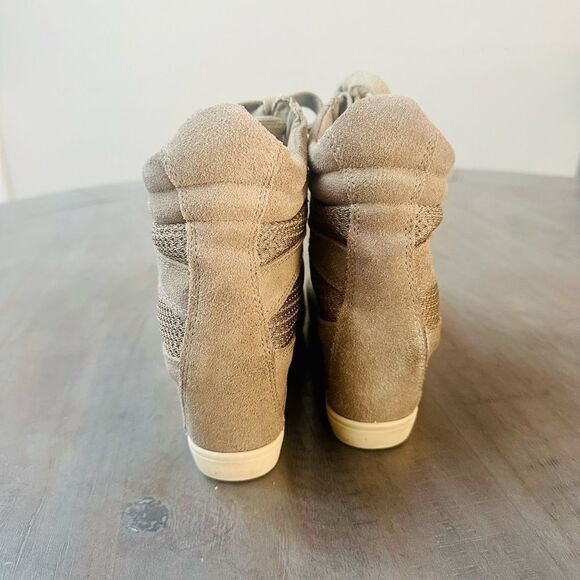 Steve Madden Olympia wedge, hi top sneaker booties. - Picture 7 of 7